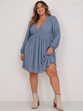 Torrid Size 2 Smocked Babydoll Dress Blue Long Sleeve Flowy Mini Plus Size